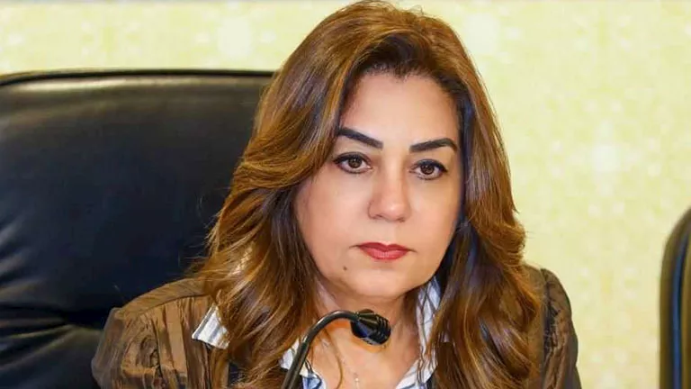 تمديد ساعات عمل المحلات والمطاعم والمولات ساعة واحدة خلال عطلة عيد الأضحى تمديد ساعات عمل المحلات والمطاعم والمولات ساعة واحدة خلال عطلة عيد الأضحى