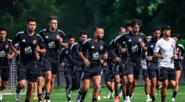 تمرين خفيف للاعبي الأهلي في فندق الإقامة قبل مواجهة بورتو