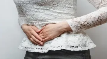 تمزق في القولون لدى امرأة وخروجه من جسدها… والسبب كان مفاجئاً!