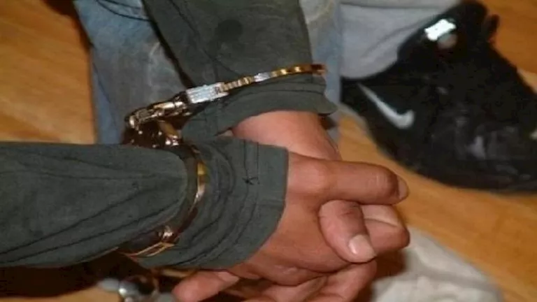 تنازع جيران حول قطعة أرض يؤدي إلى إطلاق نار في طوخ.. والسلطات تلقي القبض على المتهم تنازع جيران حول قطعة أرض يؤدي إلى إطلاق نار في طوخ.. والسلطات تلقي القبض على المتهم