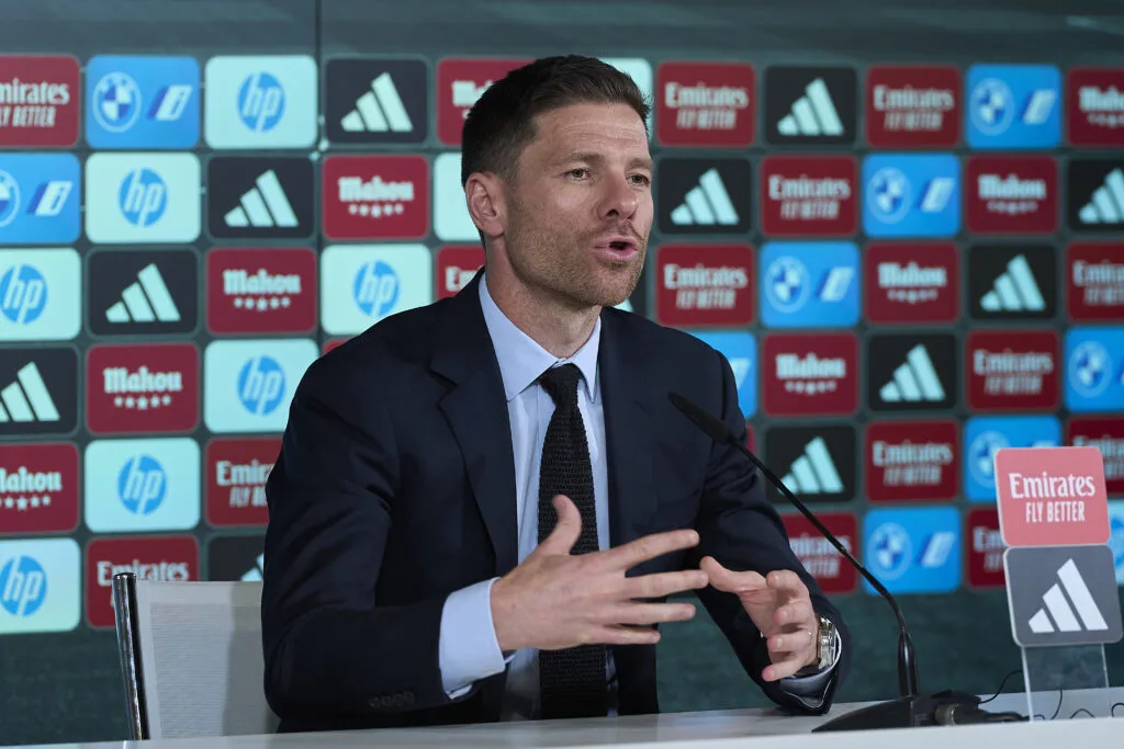 تنبيه من تشابي ألونسو للاعبي ريال مدريد قبل مواجهة الهلال تنبيه من تشابي ألونسو للاعبي ريال مدريد قبل مواجهة الهلال