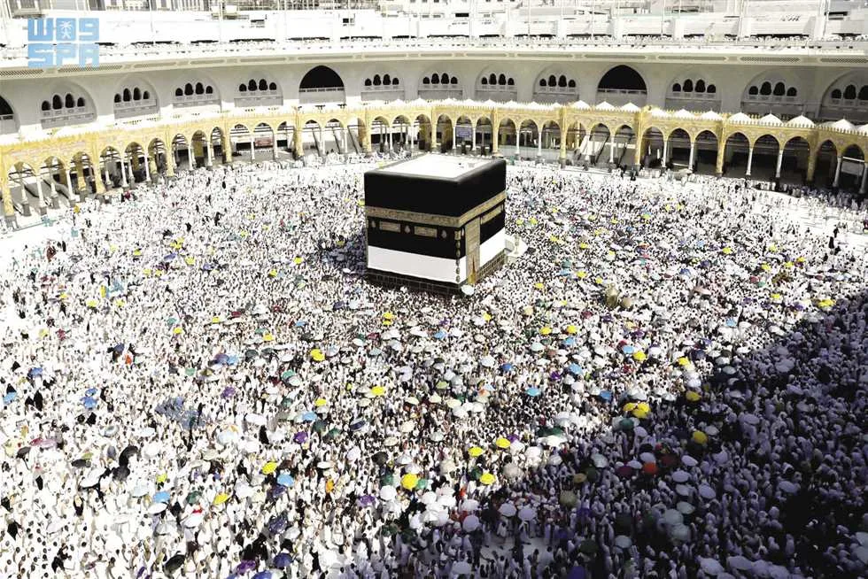 تواصل وصول الحجاج إلى المسجد الحرام لأداء طواف الإفاضة (فيديو) تواصل وصول الحجاج إلى المسجد الحرام لأداء طواف الإفاضة (فيديو)
