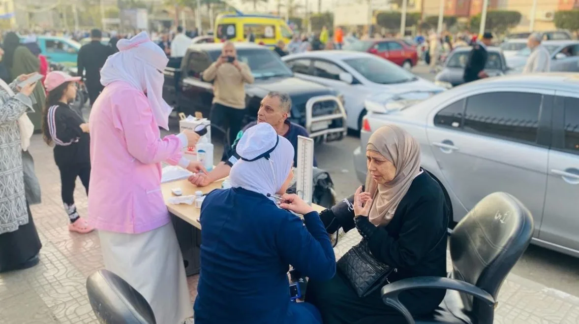 توزيع الفرق الطبية في الساحات والمناطق خلال أيام عيد الأضحى توزيع الفرق الطبية في الساحات والمناطق خلال أيام عيد الأضحى