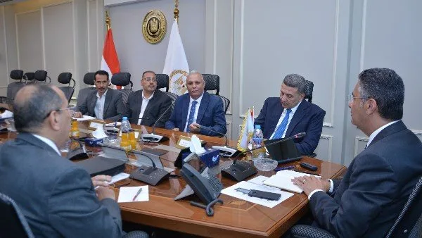 توسع مبيعات السلع الحرة: تفاصيل اجتماع وزير التموين مع شعبة المواد الغذائية توسع مبيعات السلع الحرة: تفاصيل اجتماع وزير التموين مع شعبة المواد الغذائية
