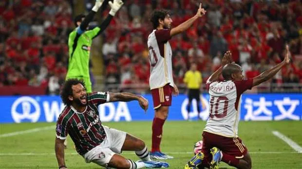 توقيت مباراة بوروسيا دورتموند ضد فلومينينسي البرازيلي في كأس العالم للأندية توقيت مباراة بوروسيا دورتموند ضد فلومينينسي البرازيلي في كأس العالم للأندية
