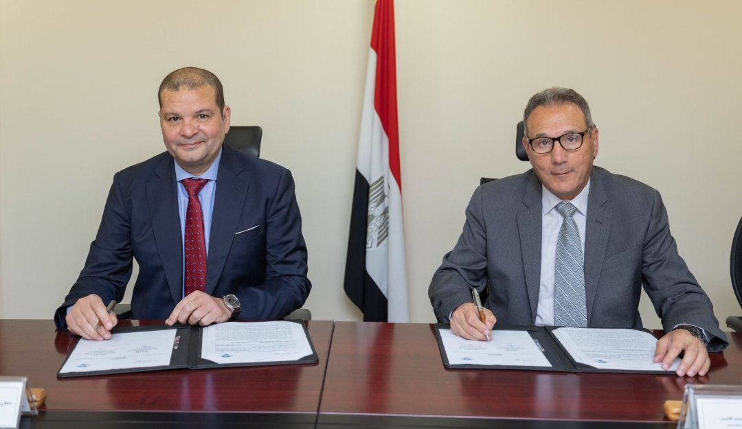 توقيع اتفاقية شراكة بين الهيئة العامة للتأمين الصحي الشامل واتحاد بنوك مصر لتسهيل خطوات تسجيل الموظفين وعائلاتهم ضمن النظام. توقيع اتفاقية شراكة بين الهيئة العامة للتأمين الصحي الشامل واتحاد بنوك مصر لتسهيل خطوات تسجيل الموظفين وعائلاتهم ضمن النظام.