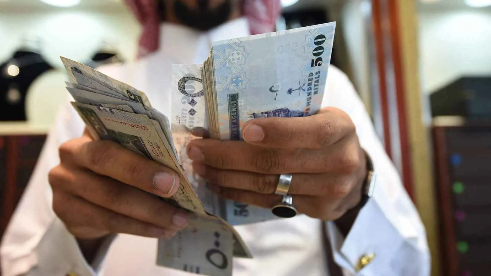 ثبات سعر الريال السعودي مقابل الجنيه المصري في الأسواق اليوم