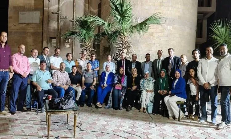 ثقافة الفيوم تستضيف ندوة حوارية حول تأثير الإعلام في تعزيز ونشر الثقافة ثقافة الفيوم تستضيف ندوة حوارية حول تأثير الإعلام في تعزيز ونشر الثقافة