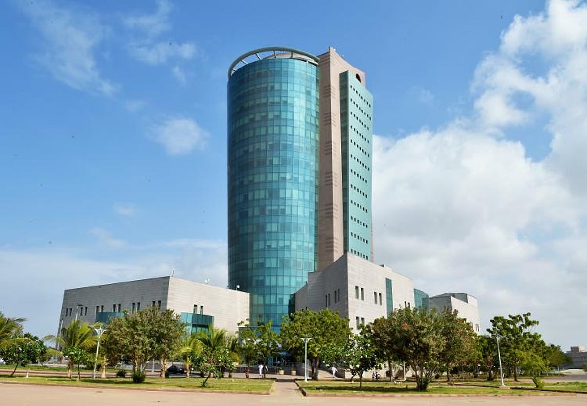 جامعة جازان تكشف عن نتائج قبول برامج الدراسات العليا للسنة الجامعية 1447هـ جامعة جازان تكشف عن نتائج قبول برامج الدراسات العليا للسنة الجامعية 1447هـ