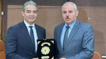 جامعة قناة السويس تكرّم نقيب الإعلاميين تقديراً لأبحاثه في المجالات البينية