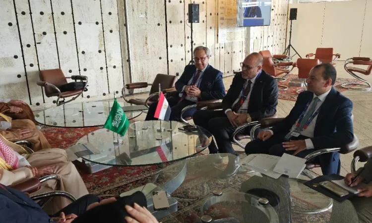 جبران يجتمع مع نظيره السعودي لتعزيز التعاون في مجالات الاهتمام المشتركة جبران يجتمع مع نظيره السعودي لتعزيز التعاون في مجالات الاهتمام المشتركة