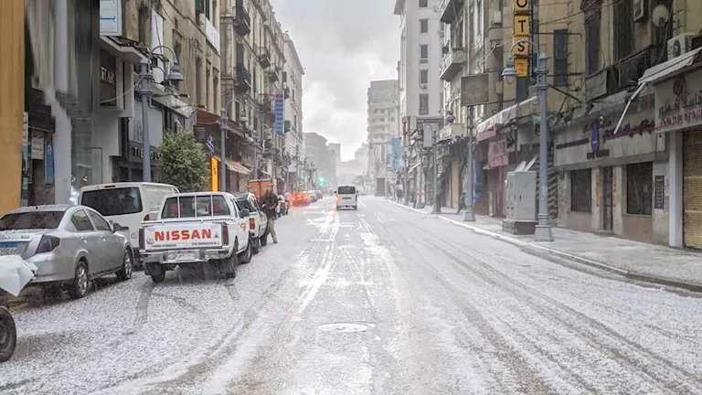 جدل حول تساقط الثلوج في الإسكندرية، والأرصاد توضح موقفها جدل حول تساقط الثلوج في الإسكندرية، والأرصاد توضح موقفها