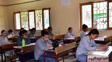 جدول اختبارات الثانوية العامة 2025 بصيغة PDF وتوزيع الدرجات لكافة التخصصات للنظامين القديم والجديد