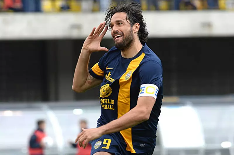 جديد مجنون.. معجزة لوكا توني تعيد إيموبيلي إلى الدوري الإيطالي جديد مجنون.. معجزة لوكا توني تعيد إيموبيلي إلى الدوري الإيطالي