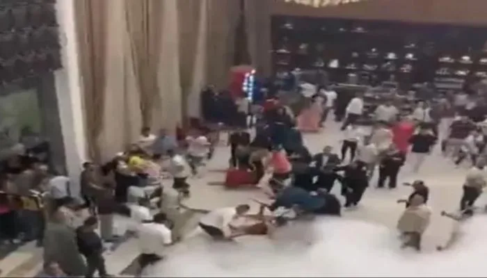 جريمة في حفل زفاف بمصر: مقتل صديق العريس على يد صديق شقيقة العروس جريمة في حفل زفاف بمصر: مقتل صديق العريس على يد صديق شقيقة العروس