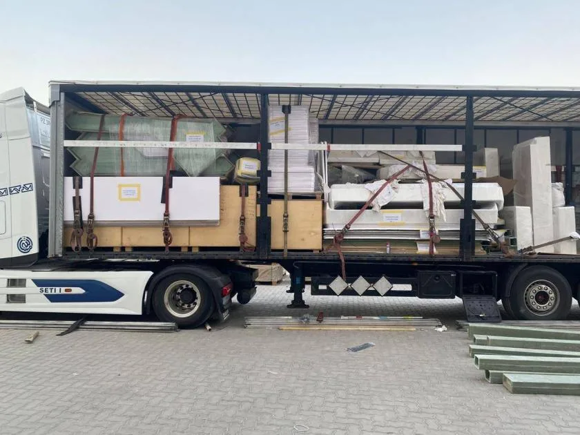 جمارك رأس الخيمة تبدأ أول شحنة ترانزيت باستخدام «تير» باتجاه بولندا