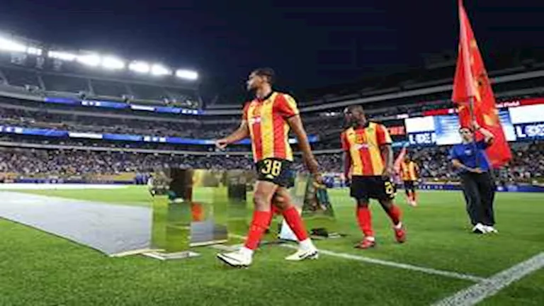 جماهير الترجي تؤازر الشعب الفلسطيني خلال مباراة تشيلسي في كأس العالم للأندية