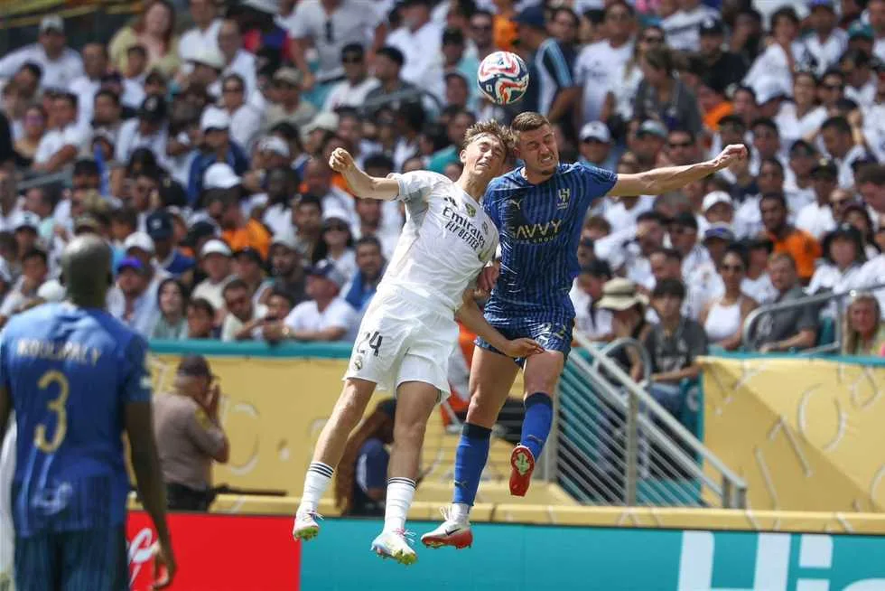 جماهير ريال مدريد تدعو لإبعاد لاعب الفريق بعد مواجهة الهلال جماهير ريال مدريد تدعو لإبعاد لاعب الفريق بعد مواجهة الهلال