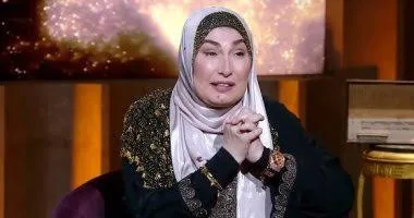 جميلة عزيز تعاني من تمزق في شبكية العين وتناشد جمهورها بالدعاء لها