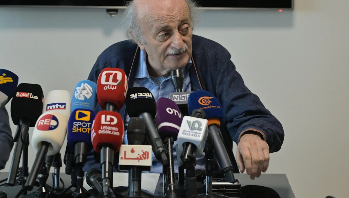 جنبلاط: رسالتي بشأن تسليم الأسلحة موجهة للجميع… “لا شيء يبقى للأبد” جنبلاط: رسالتي بشأن تسليم الأسلحة موجهة للجميع… “لا شيء يبقى للأبد”