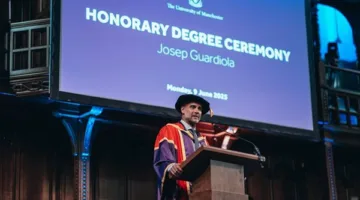 جوارديولا يُمنح درجة دكتوراه شرفية من جامعة مانشستر