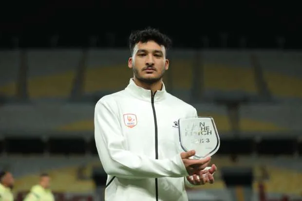 جون إدوارد ينجز أول ثلاث صفقات لنادي الزمالك. جون إدوارد ينجز أول ثلاث صفقات لنادي الزمالك.