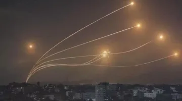 جيش الاحتلال يعلن عن إطلاق إيران لعشرات الصواريخ وتصدي لبعضها.