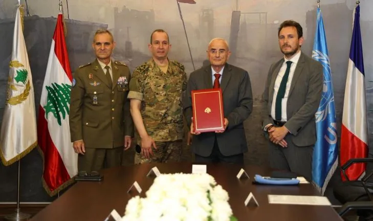 اليونيفيل والجيش اللبناني يبرمان اتفاقية تعاون برعاية فرنسية اليونيفيل والجيش اللبناني يبرمان اتفاقية تعاون برعاية فرنسية