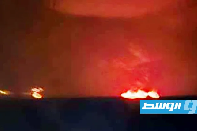 حادث بحرية بالقرب من مضيق هرمز.. خفر السواحل الإماراتي يقوم بإجلاء 24 فردًا من طاقم ناقلة نفط حادث بحرية بالقرب من مضيق هرمز.. خفر السواحل الإماراتي يقوم بإجلاء 24 فردًا من طاقم ناقلة نفط