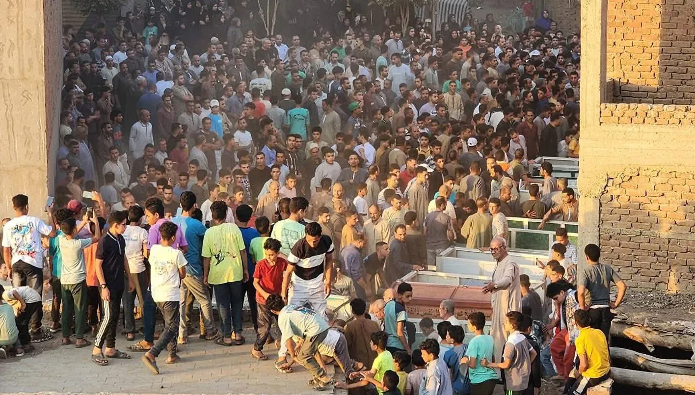 حادث مروري في مصر يُسفر عن وفاة 19 شخصاً، معظمهم من الفتيات المراهقات حادث مروري في مصر يُسفر عن وفاة 19 شخصاً، معظمهم من الفتيات المراهقات