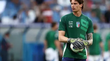 حارس مرمى إيطاليا يمتلك فرصة لتولي مكان أونانا في مانشستر يونايتد