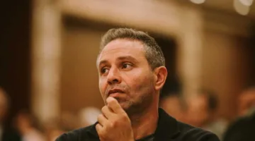 حازم إمام يعبّر عن وجهة نظره بشأن انتقال زيزو إلى الأهلي واعتزال شيكابالا ودوره في الزمالك.