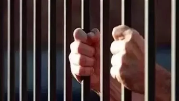 حبس 8 شباب 3 سنوات بتهمة “التفحيط” بسياراتهم.