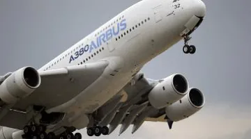 حرب ترامب التجارية تخنق قطاع الطيران في لحظة الإقلاع.