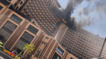 حريق ي engulf فندق “قلب العالم” في وسط بغداد
