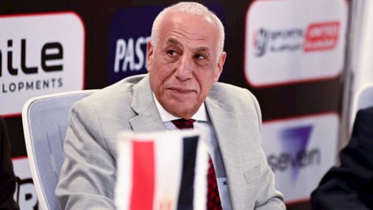حسين لبيب يعود إلى الزمالك مجددًا بعد تعافيه من الوعكة الصحية حسين لبيب يعود إلى الزمالك مجددًا بعد تعافيه من الوعكة الصحية
