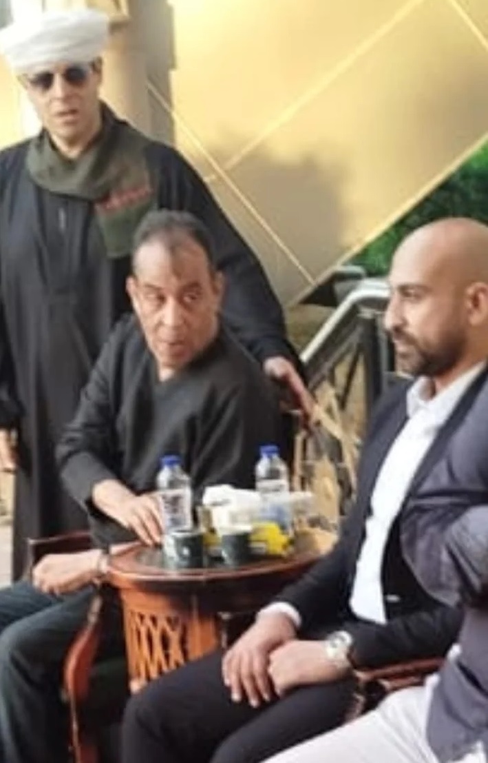 حضور النجوم لجنازة نجل الموسيقار صلاح الشرنوبي في مسجد الشرطة بالشيخ زايد حضور النجوم لجنازة نجل الموسيقار صلاح الشرنوبي في مسجد الشرطة بالشيخ زايد