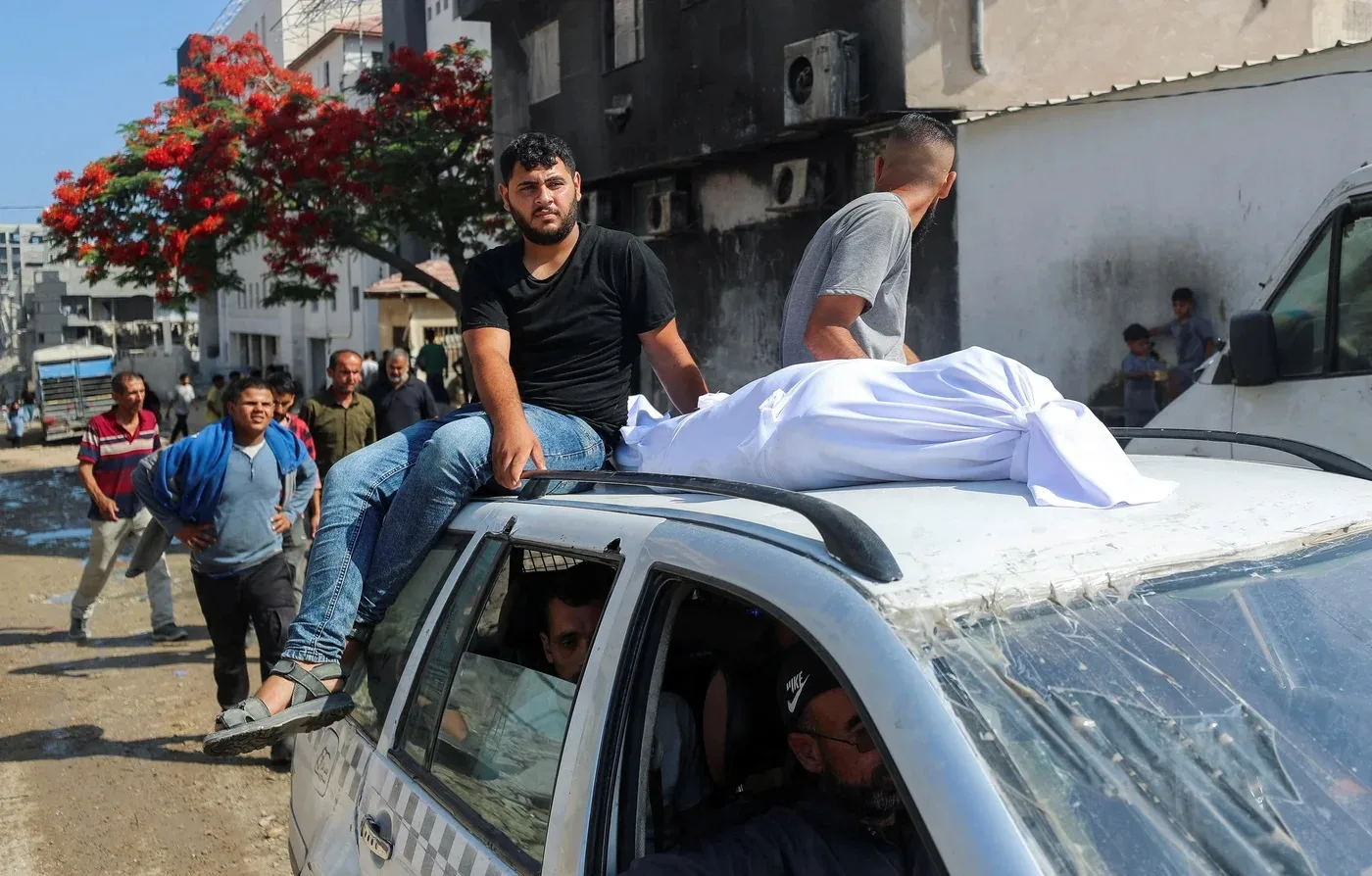 حماس: الاحتلال يستمر في قتل المدنيين عند بوابات المساعدات حماس: الاحتلال يستمر في قتل المدنيين عند بوابات المساعدات