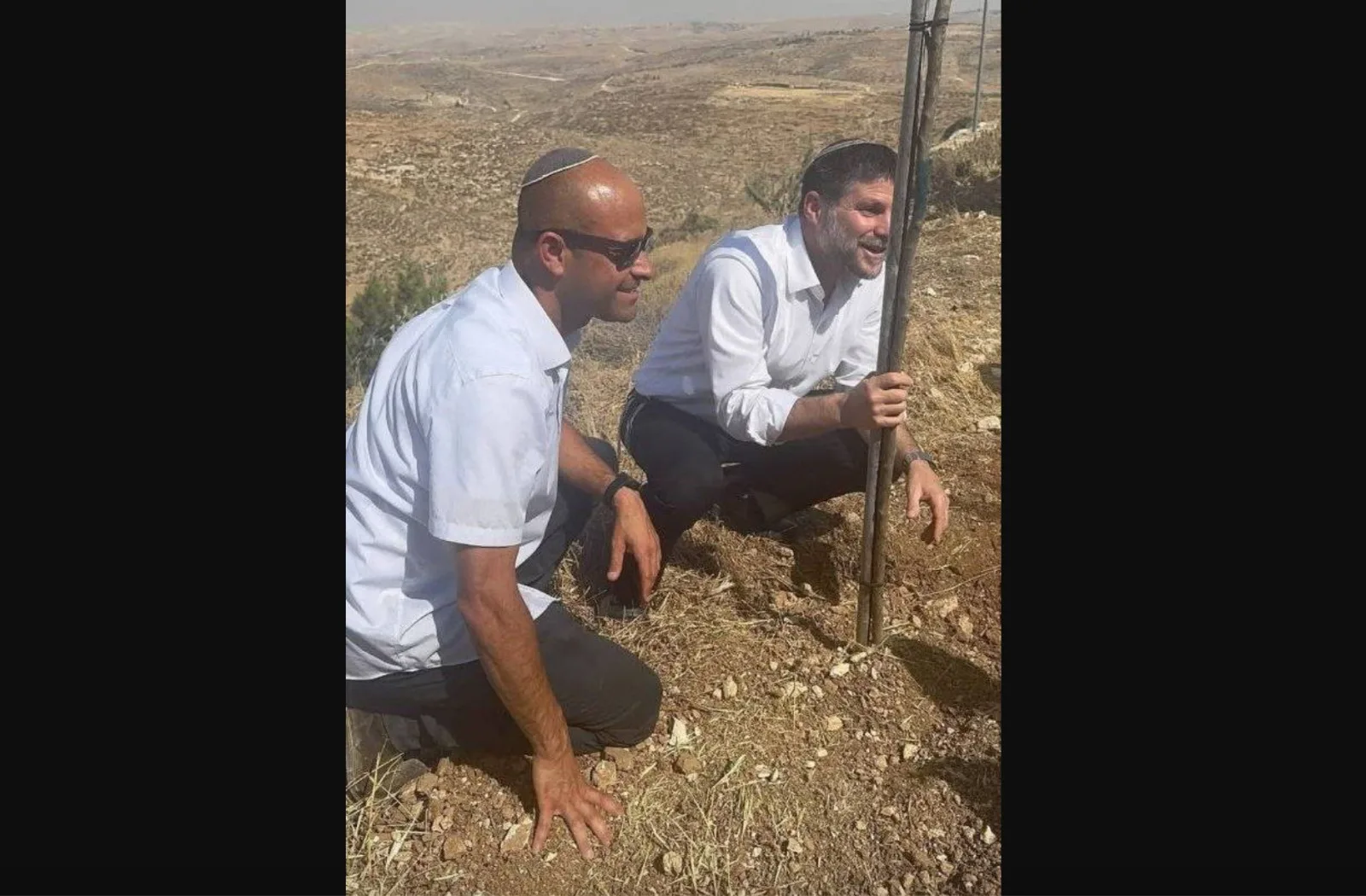 حماس: الاستيلاء على مئات الدونمات في رام الله يُعد خطة استعمارية غير مقبولة حماس: الاستيلاء على مئات الدونمات في رام الله يُعد خطة استعمارية غير مقبولة