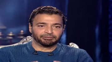حميد الشاعري وإيهاب عبد الواحد في مراسم عزاء ابن صلاح الشرنوبي