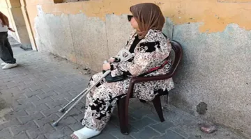 خالة تعزز ابن شقيقتها في امتحانات الثانوية العامة بالزقازيق رغم كسر قدمها
