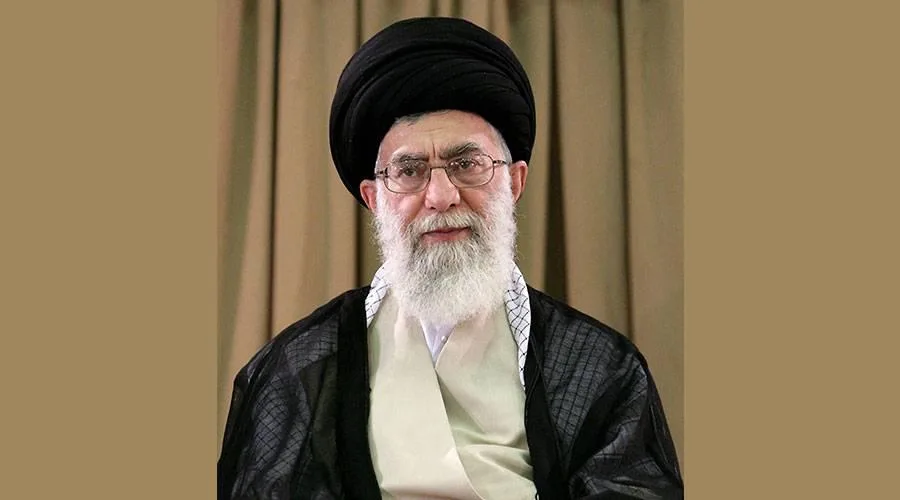 خامنئي يرفض الاقتراح النووي الأمريكي الذي يتضمن تعليق تخصيب اليورانيوم خامنئي يرفض الاقتراح النووي الأمريكي الذي يتضمن تعليق تخصيب اليورانيوم