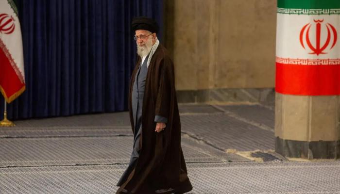 خامنئي يكسر صمته ويستجيب لتحديات ترامب وإسرائيل خامنئي يكسر صمته ويستجيب لتحديات ترامب وإسرائيل