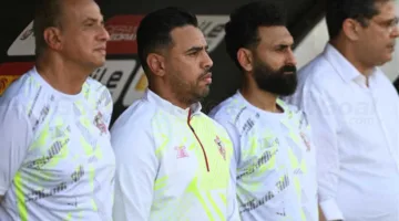 خبر في الجول – حازم إمام يقترب من البقاء في الجهاز الفني للزمالك كآخر عضو متبقي.