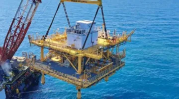 خدمات النفط البحرية تكمل تركيب منصة حقل غرب البرلس