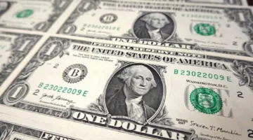 خطط ترامب لدعم الدولار: لماذا يصل سعر العملة الخضراء إلى أدنى مستوياتها؟