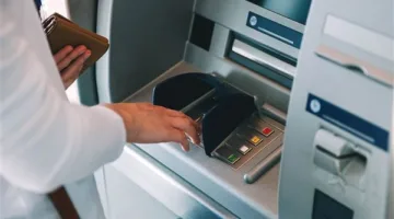 خطوات سحب النقود من تطبيق إنستا باي باستخدام ماكينات الصراف الآلي خلال عطلة العيد