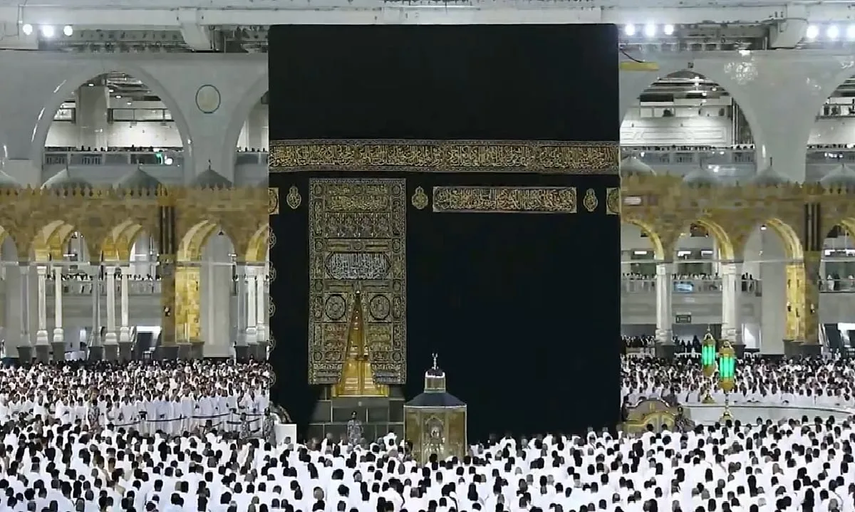 خطيب المسجد الحرام: اللهم انصر المسجد الأقصى وبارك في المسلمين بفلسطين خطيب المسجد الحرام: اللهم انصر المسجد الأقصى وبارك في المسلمين بفلسطين