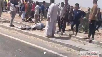 خلال احتفالات العيد.. 7 مصابين جراء انقلاب حافلة صغيرة في صحراء المنيا