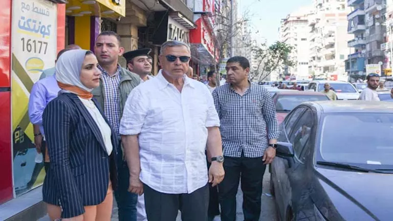 خلال زيارة غير متوقعة من المحافظ: إغلاق 12 مقهى مخالف في الإسكندرية – صور خلال زيارة غير متوقعة من المحافظ: إغلاق 12 مقهى مخالف في الإسكندرية – صور